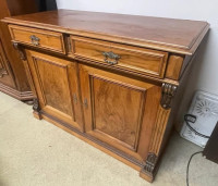 /album/galerie-de-photos-03-meuble-bas-credence-buffet-meuble-de-metier-commode-bahut/468755031-2476514409220267-741089873847894025-n-jpg/